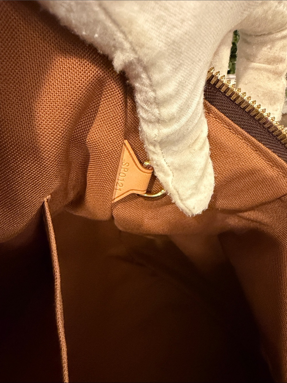 Authentic Louis Vuitton Tivoli GM - Picture 7 of 13
